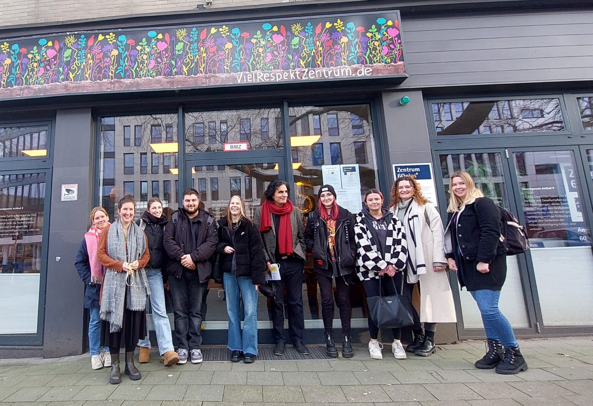 Studierende der Internationalen Hochschule (iu) zu Gast bei Yekmal Essen